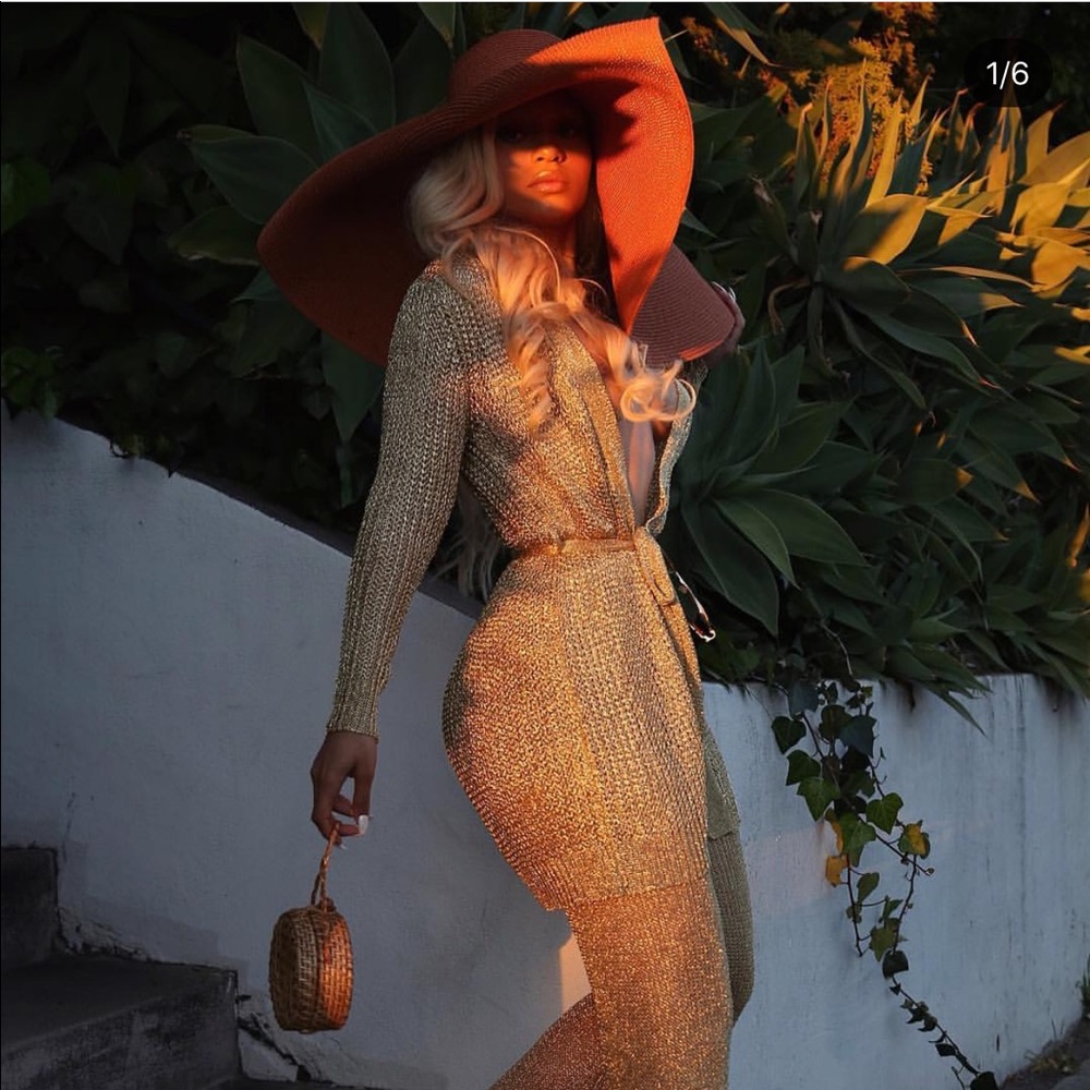 ISO OVERSIZED LARGE FLOPPY HAT- LOOKING FOR